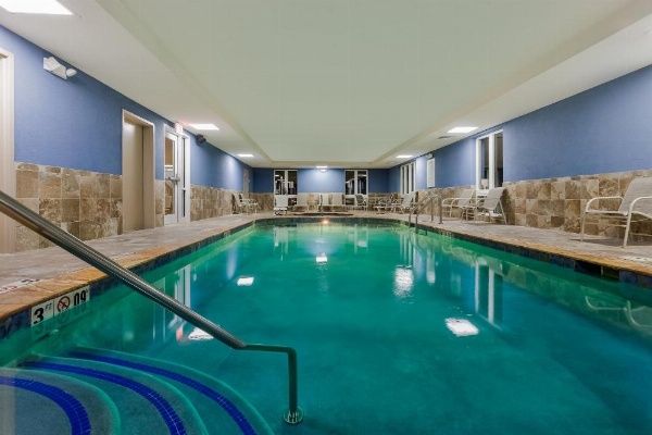 Holiday Inn Express Hotel & Suites Salina image 10
