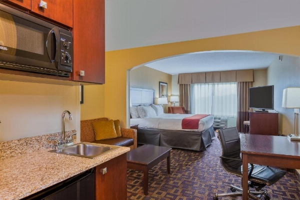 Holiday Inn Express Hotel & Suites Salina image 19
